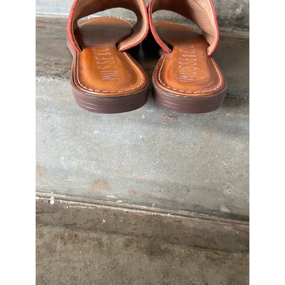 Musse & Cloud “Kennice” rust suede slide sandal with ruched styling - Picture 7 of 9